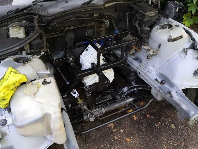 engine_mounts_painted.webp