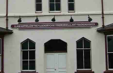 llanfairpwll_station_name.jpg